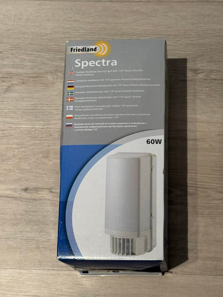 Friedland Spectra Buitenlamp (3x) met Bewegingssensor 60W, Doe-het-zelf en Verbouw, Ophalen of Verzenden, Zo goed als nieuw, Detector, Sensor of Melder