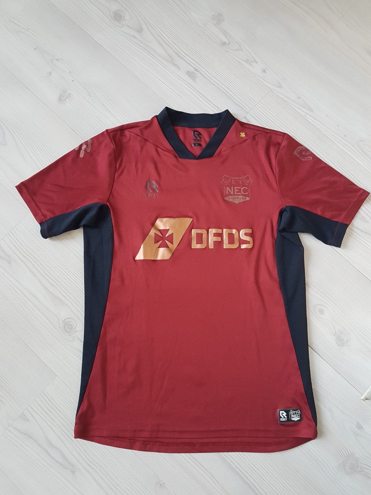NEC Nijmegen heren voetbalshirt size large, Ophalen of Verzenden, Zo goed als nieuw, Shirt