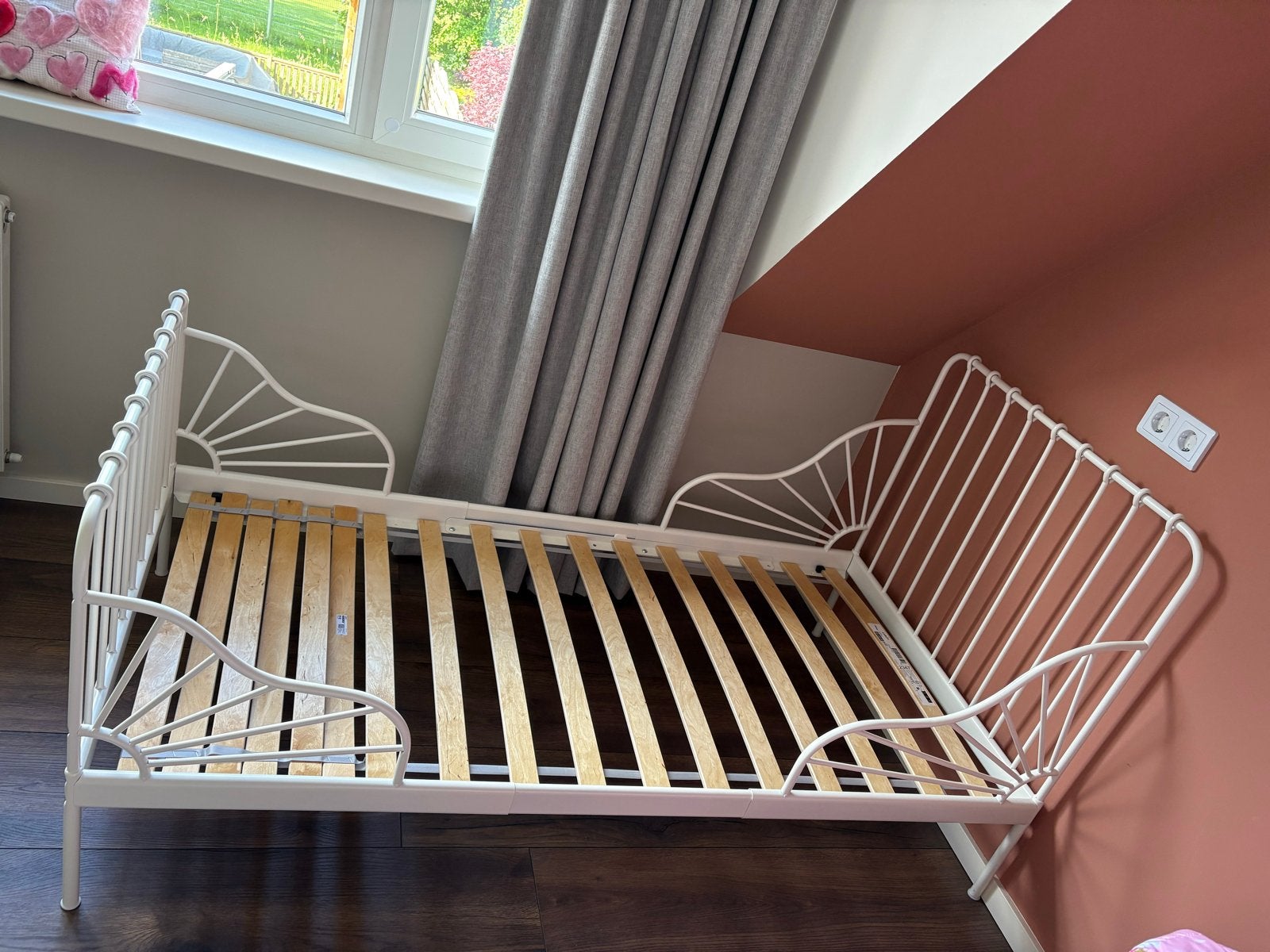 Meegroeibed / peuterbed minnen ikea, Huis en Inrichting, Slaapkamer | Bedden, Ophalen, Verstelbaar, Eenpersoons, Wit