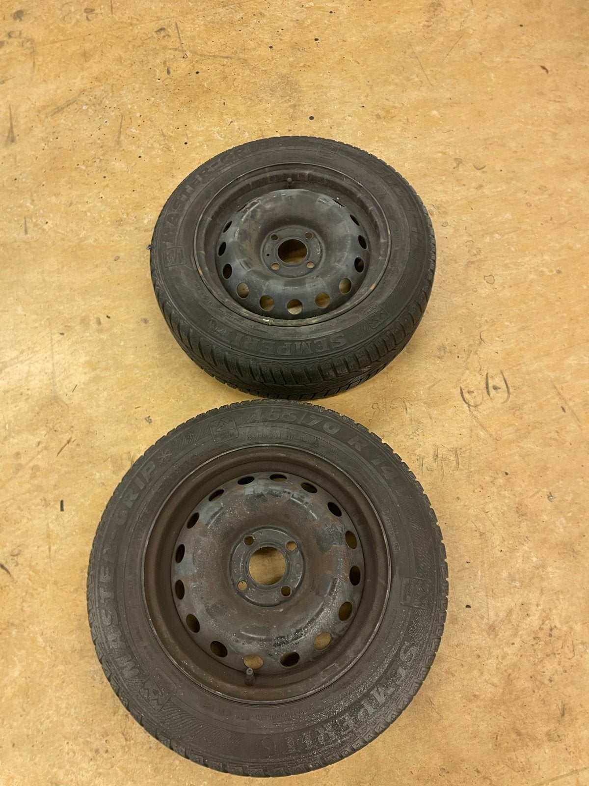 Twee Aygo banden 165/70/R14, Ophalen, Gebruikt
