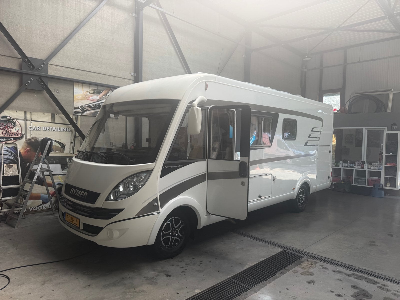 Hymer B594 Integraal Camper 2014 - Topstaat, 76.000km, Integraal, Ringverwarming, Fiat, Fietsendrager