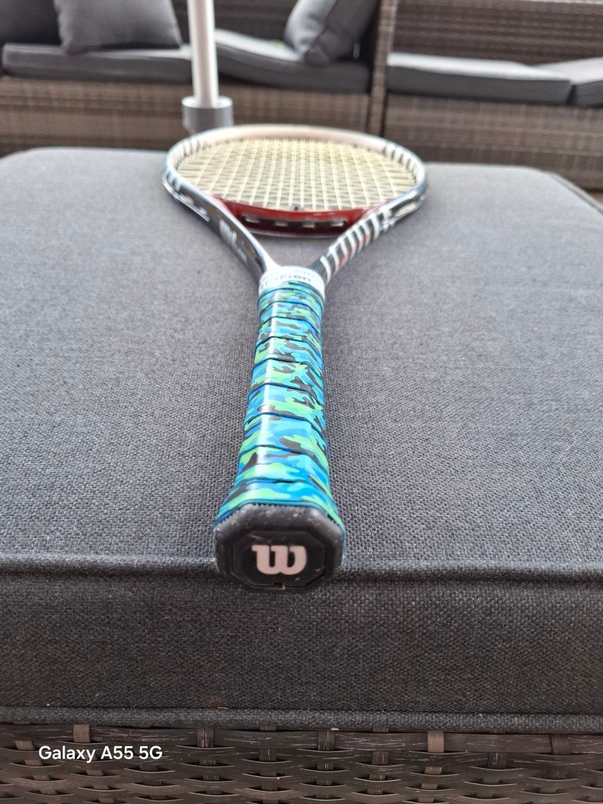 Wilson Wild Crimson Tennisracket - Gebruikt L1, Sport en Fitness, Tennis, 1 Prudential Plaza, 130 E Randolph St, Chicago, IL 60601, USA