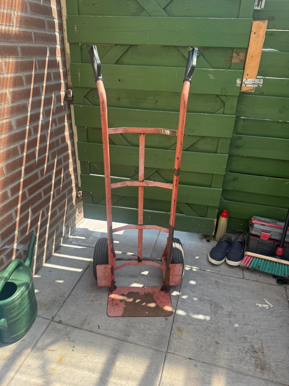 Steekwagen te koop met luchtbanden., 60 tot 80 liter, Ophalen of Verzenden, Gebruikt, Steekwagen