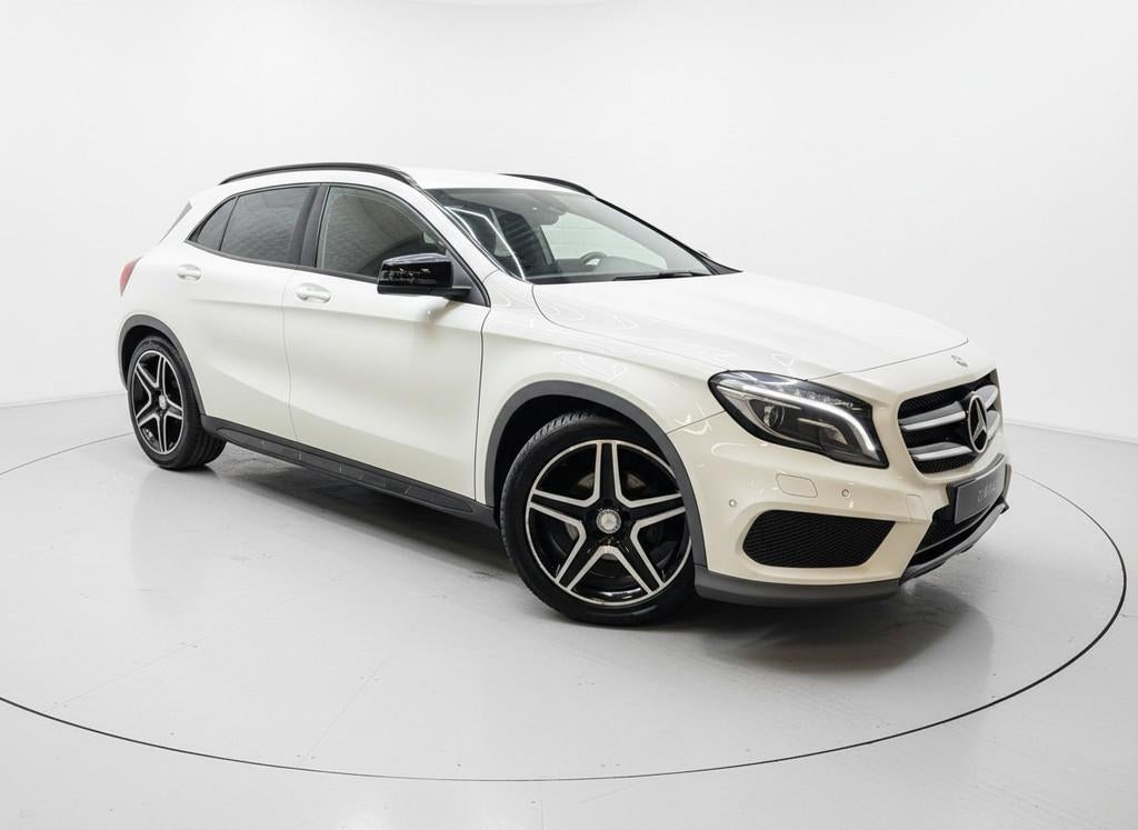 Mercedes-Benz GLA-klasse 200 AMG NIGHT PDC LEER NAVI NAP, Auto's, Voorwielaandrijving, Gebruikt, Wit, Bedrijf