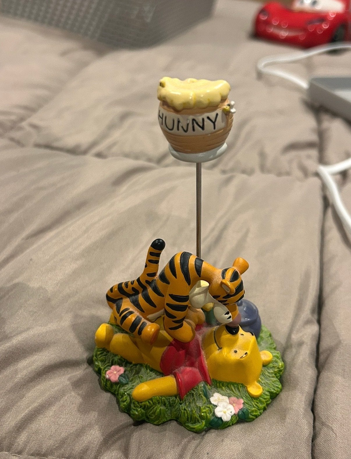 Winnie de Poeh en Teigetje beeldje met fotohouder, Ophalen of Verzenden, Winnie de Poeh of vrienden, Gebruikt, Beeldje of Figuurtje