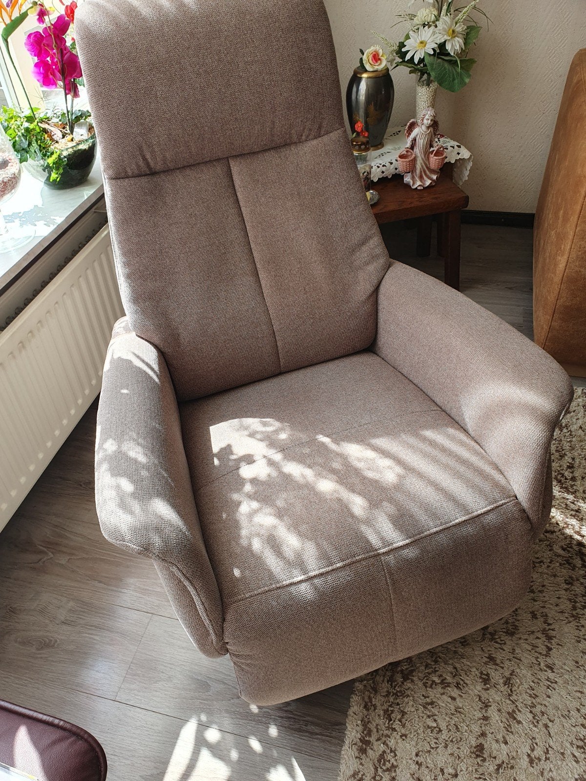 ELEKTRISCHE  RELAXSTOEL, Ophalen, Zo goed als nieuw, 75 tot 100 cm, 50 tot 75 cm