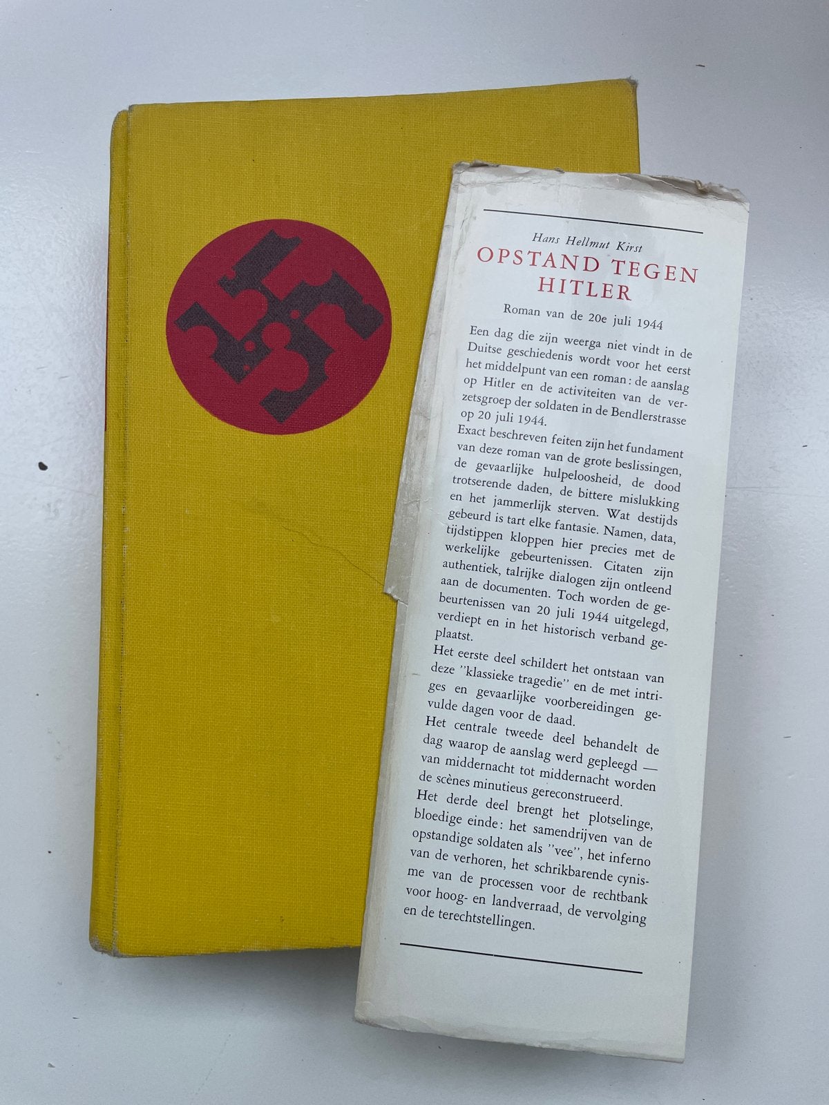 Opstand tegen Hitler - Hans Hellmut Kirst (1965), Boeken, Ophalen of Verzenden, Gelezen, Europa overig