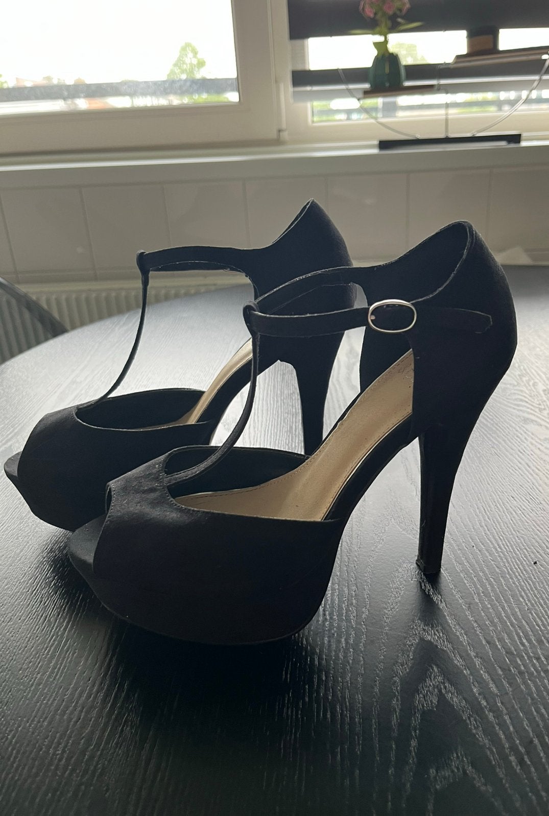 Prachtige naaldhakken 12,5 cm van Even&odd maat 40, Kleding | Dames, Schoenen, Zwart, Ophalen of Verzenden, Zo goed als nieuw