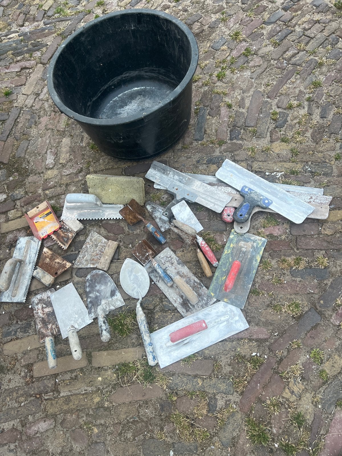Diverse set van pleister- en metselgereedschap met kuip, Ophalen of Verzenden, Gebruikt, Overige typen, Overige merken