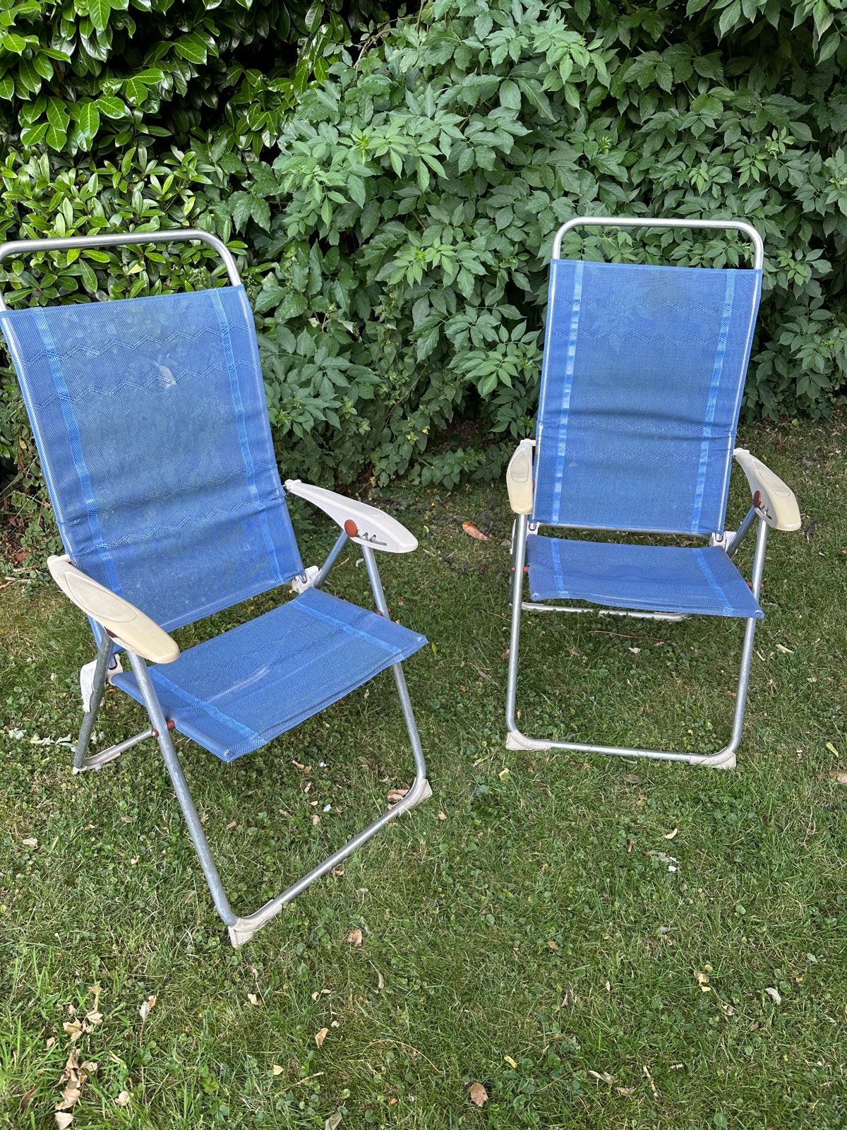Campingtafel 60x80 en 2 campingstoelen, Ophalen, Gebruikt, Campingtafel