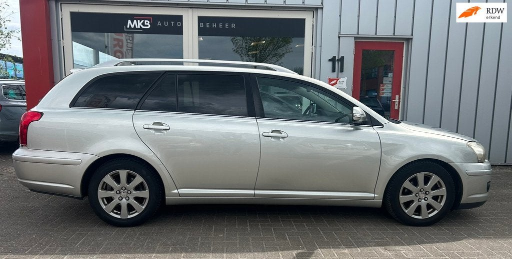 Toyota Avensis Wagon 1.8 VVTi Terra Carplay, Auto's, Toyota, Voorwielaandrijving, 4 cilinders, 14 km/l, Handgeschakeld