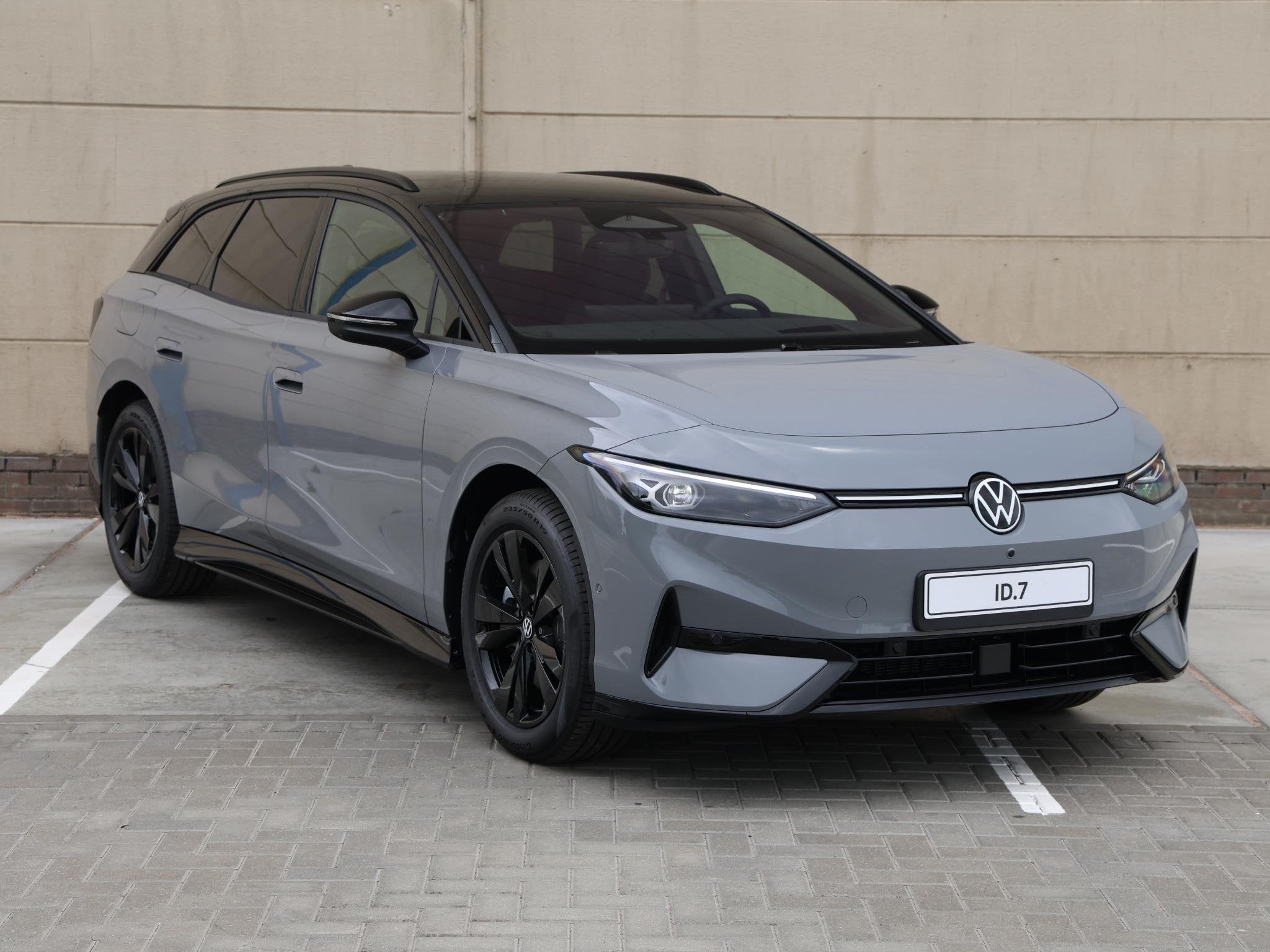Volkswagen ID.7 Limited Edition 59 kWh 204 PK | Camera | App, 1972 kg, 204 pk, 1000 kg, 77 kWh