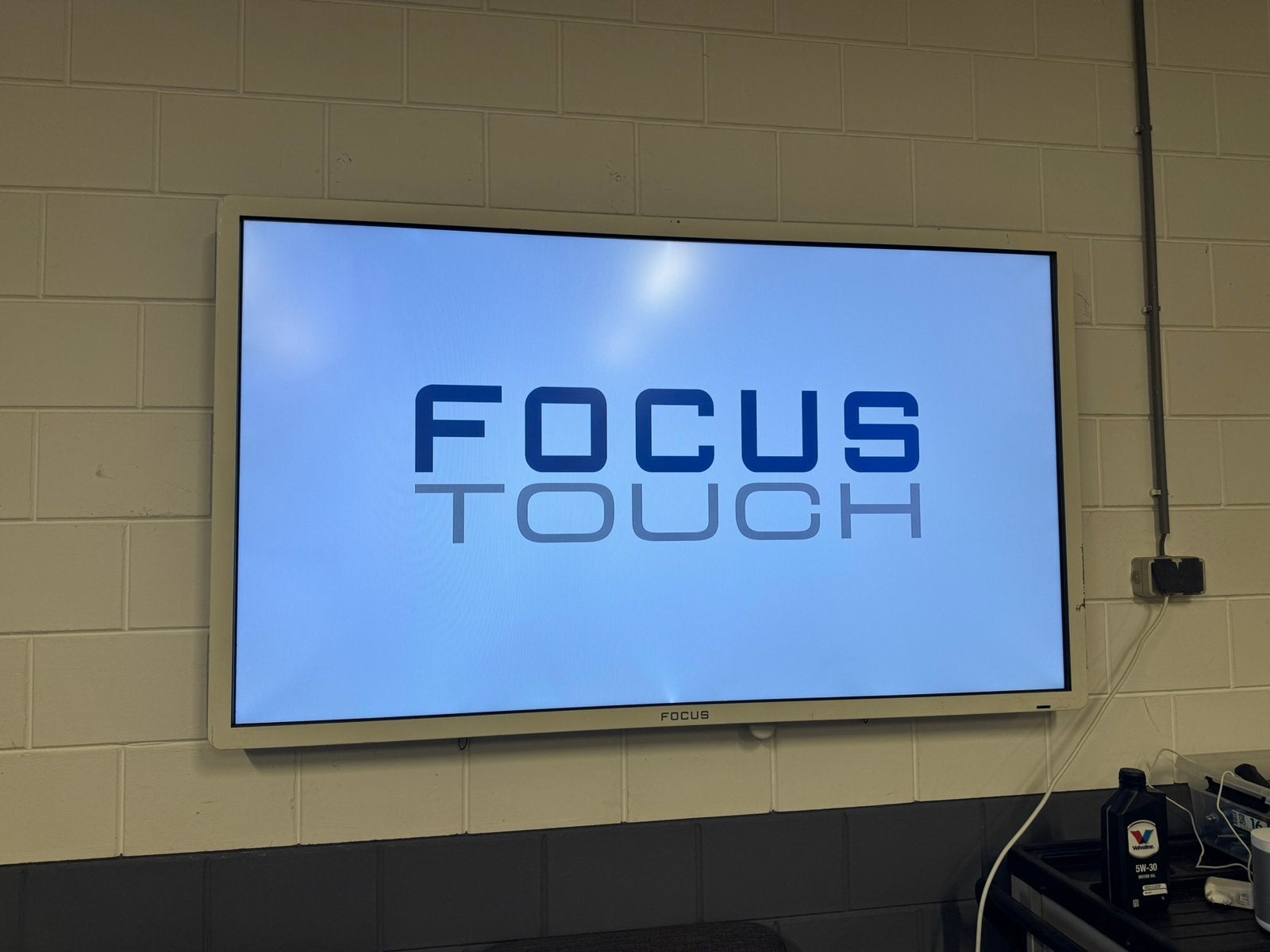 Focus 70 inch touchscreen monitor - digibord, Ophalen, Gebruikt