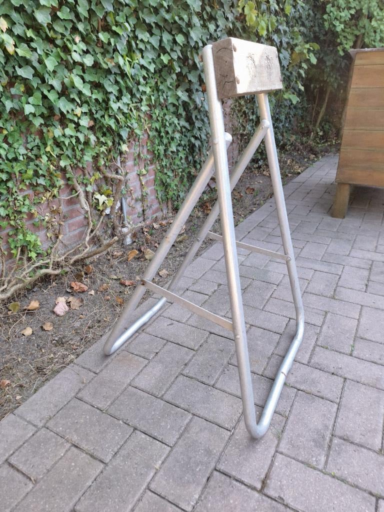 Berghem: Buitenboordmotor standaard of steun, inklapbaar., Doe-het-zelf en Verbouw, Ladders en Trappen, Ophalen of Verzenden