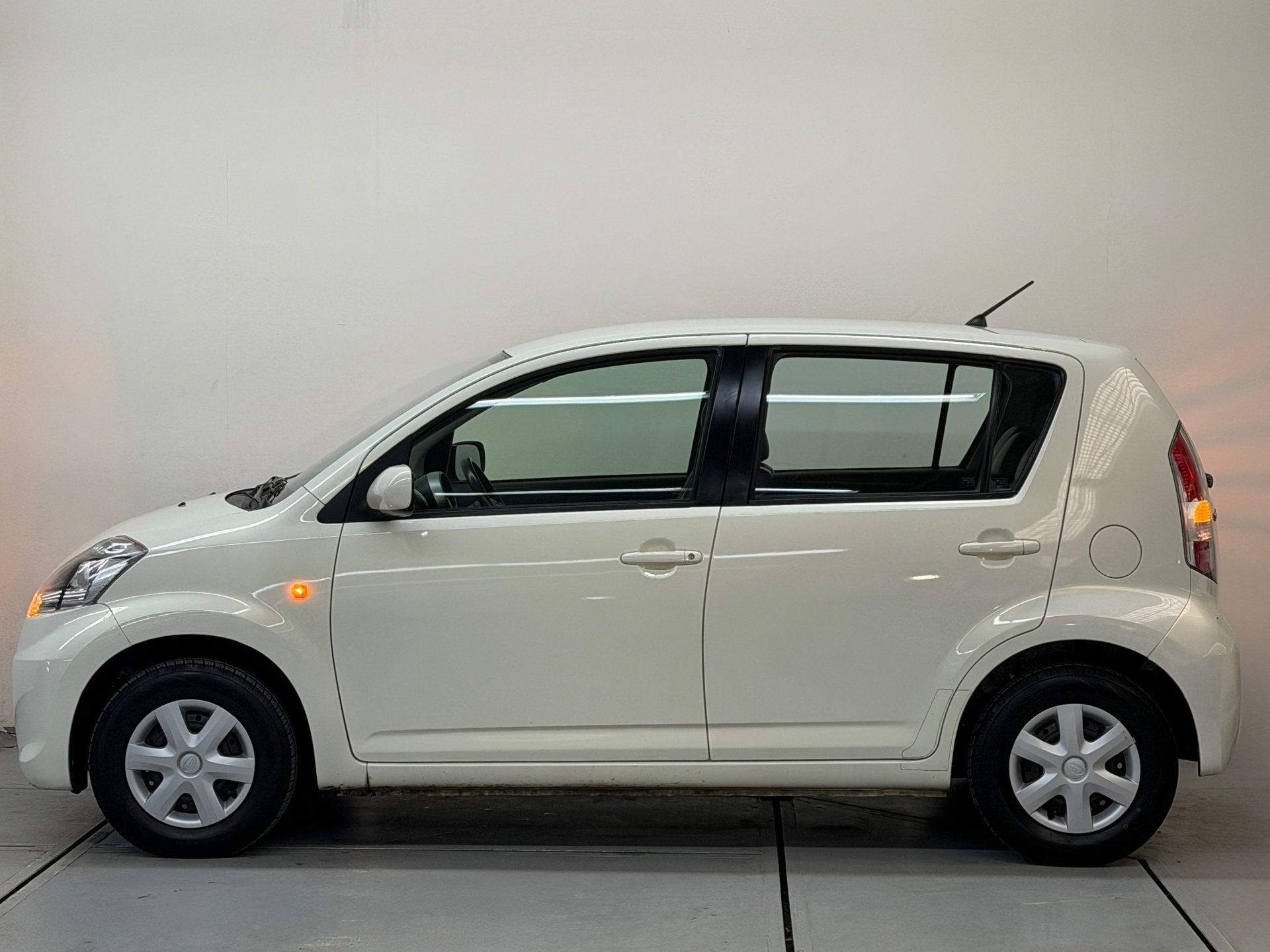 Subaru Justy Daihatsu Sirion 1.0 Comfort Leder Airco Nieuw K, Justy, Gebruikt, Wit, Origineel Nederlands