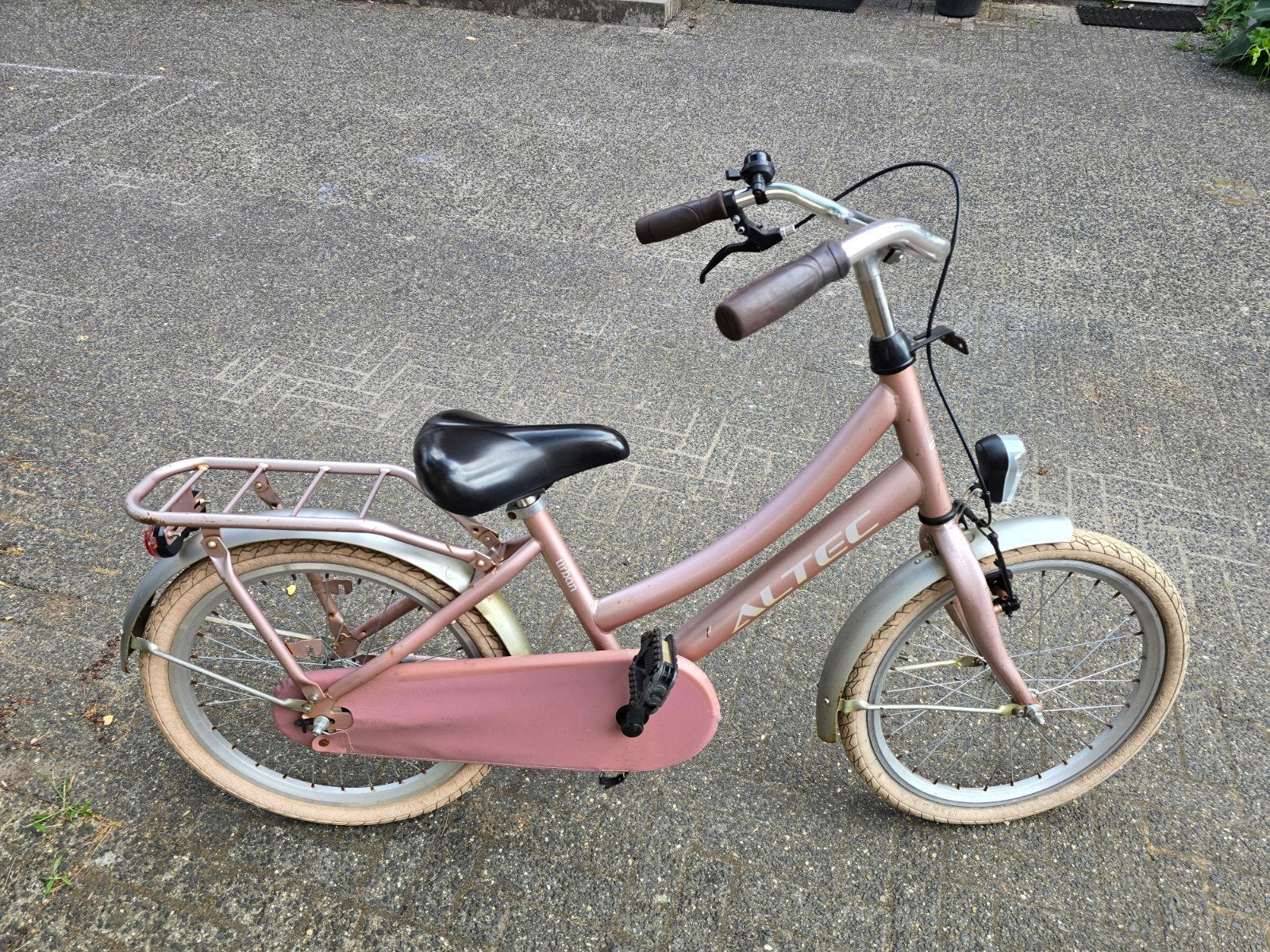 20 inch leuke nette fijn rijdende altec urban meisjesfiets, Ophalen, Terugtraprem, Gebruikt, Handrem