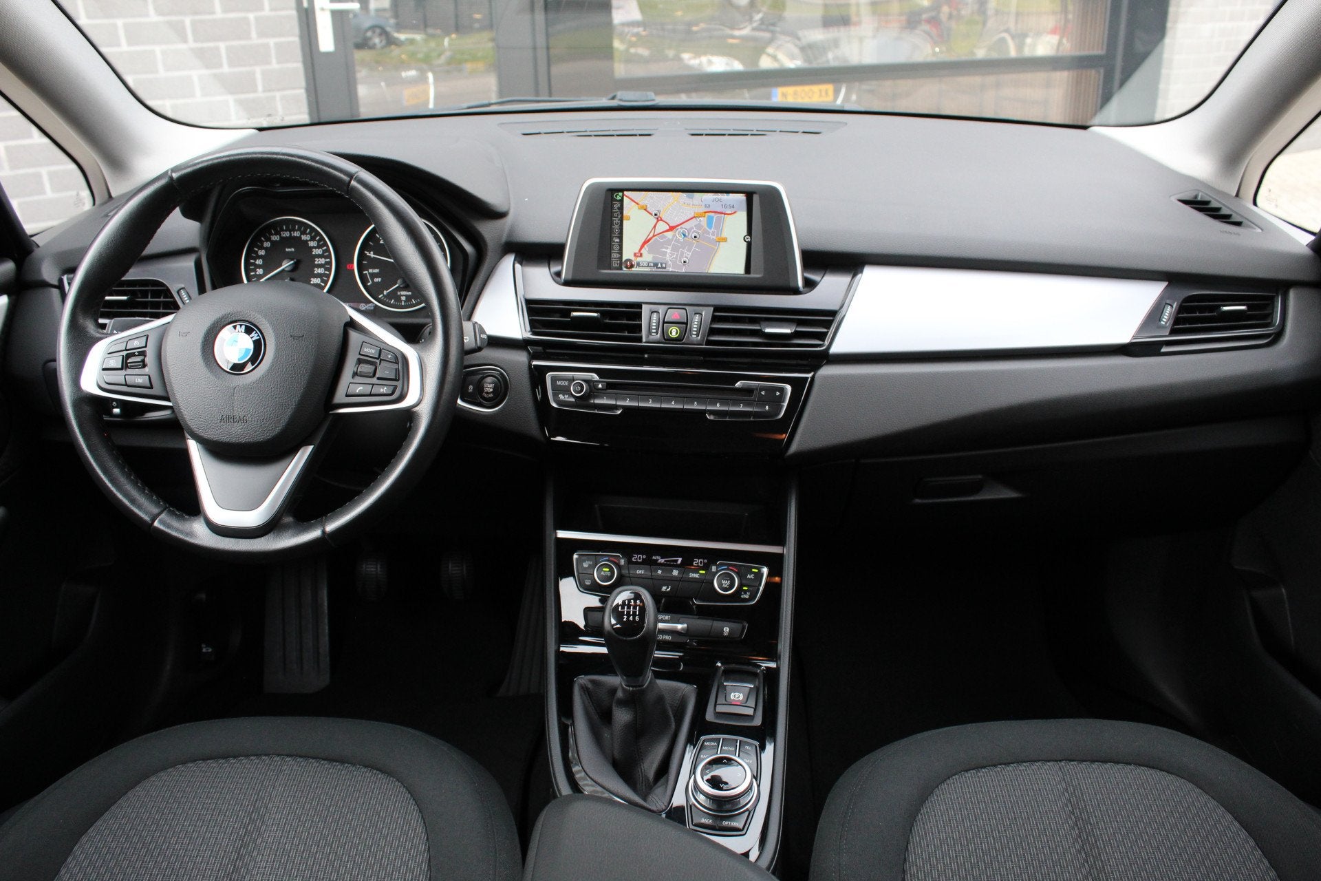 BMW 2 Serie Active Tourer 216i Centennial High Executive / N, Auto's, BMW, Voorwielaandrijving, Stof, Gebruikt, Met garantie (alle)