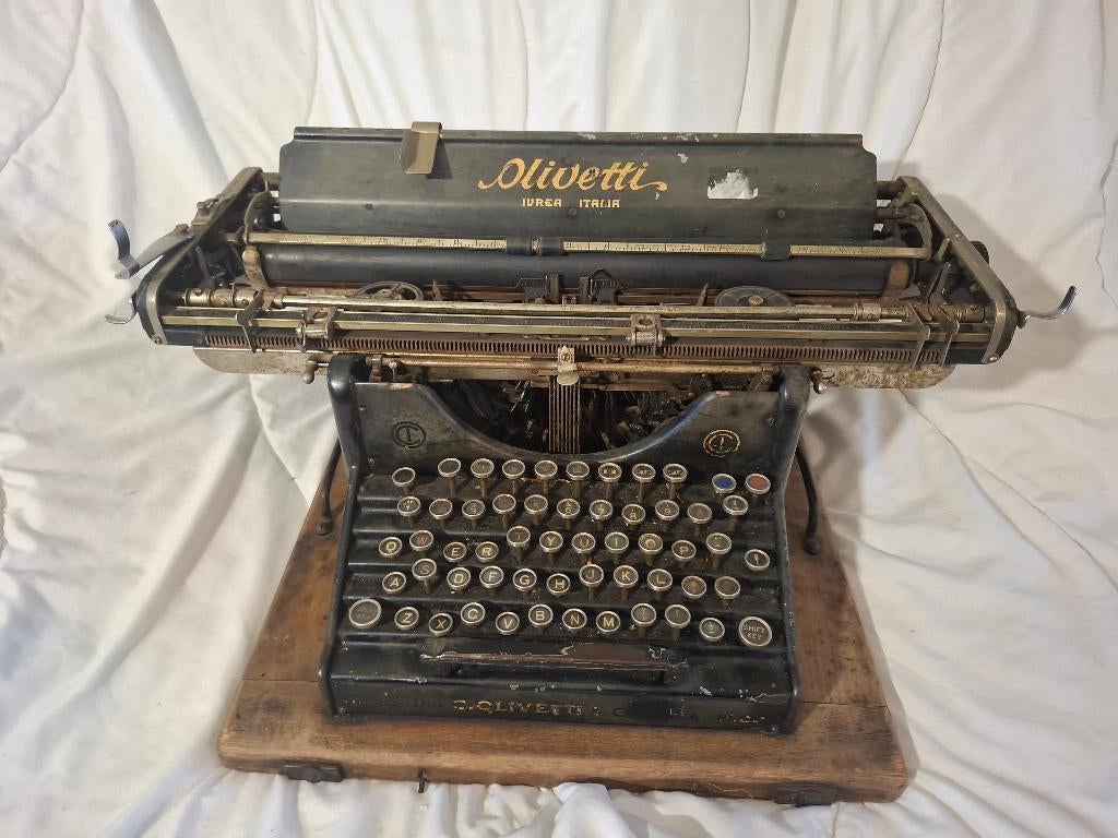 typmachine ivrea olivetti uit 1925 italia, Diversen, Typemachines, Ophalen of Verzenden, Gebruikt