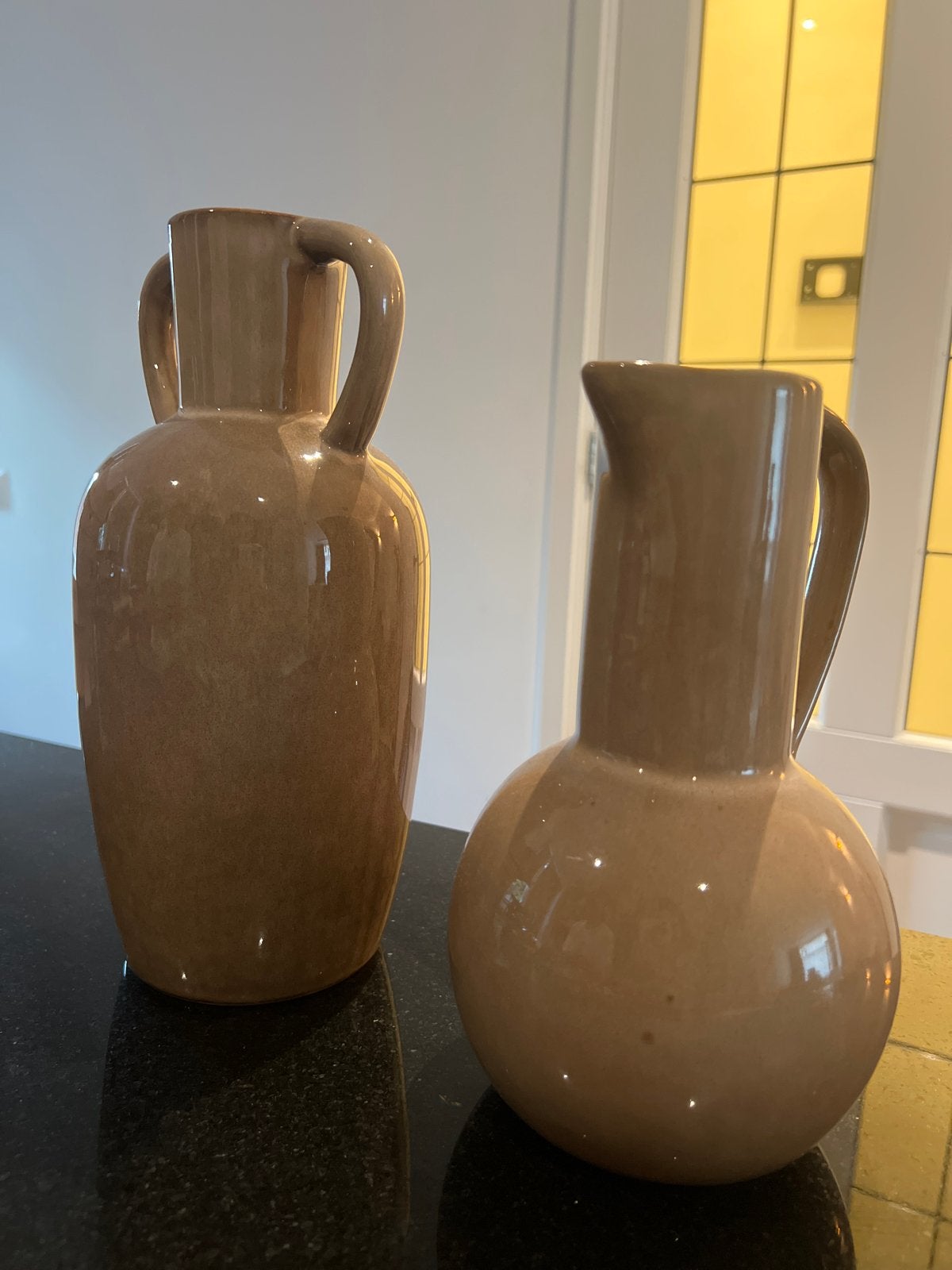 Set van 2 aardewerken vazen/kruiken - bruin, Antiek en Kunst, Ophalen