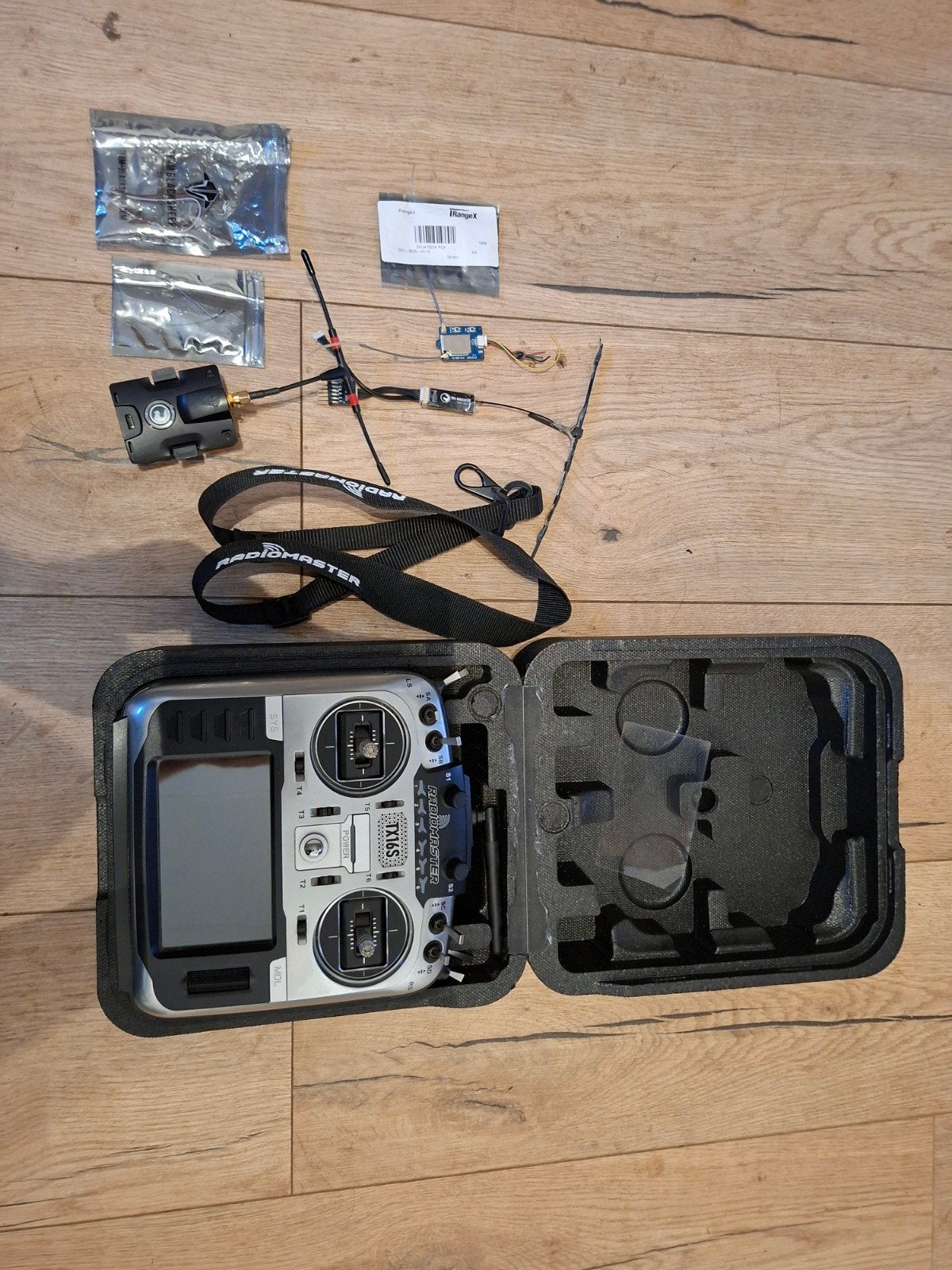 RadioMaster TX16S Mark II met accessoires, Quadcopter of Multicopter, Zo goed als nieuw, Met camera, Ophalen