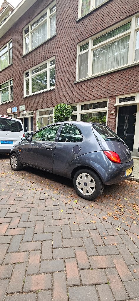 Ford Ka (2008) – Goede motor – 4 nieuwe banden – Zonder APK, Auto's, Ford, Voorwielaandrijving, 1299 cc, 31 €/maand, 4 cilinders