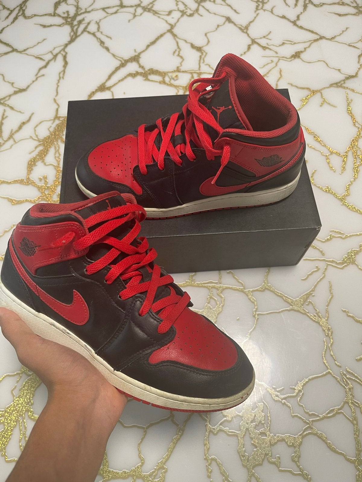 Jordan Air 1 Mid Rood Zwart Maat 40, Ophalen of Verzenden, Zo goed als nieuw, Jongen of Meisje, Sportschoenen