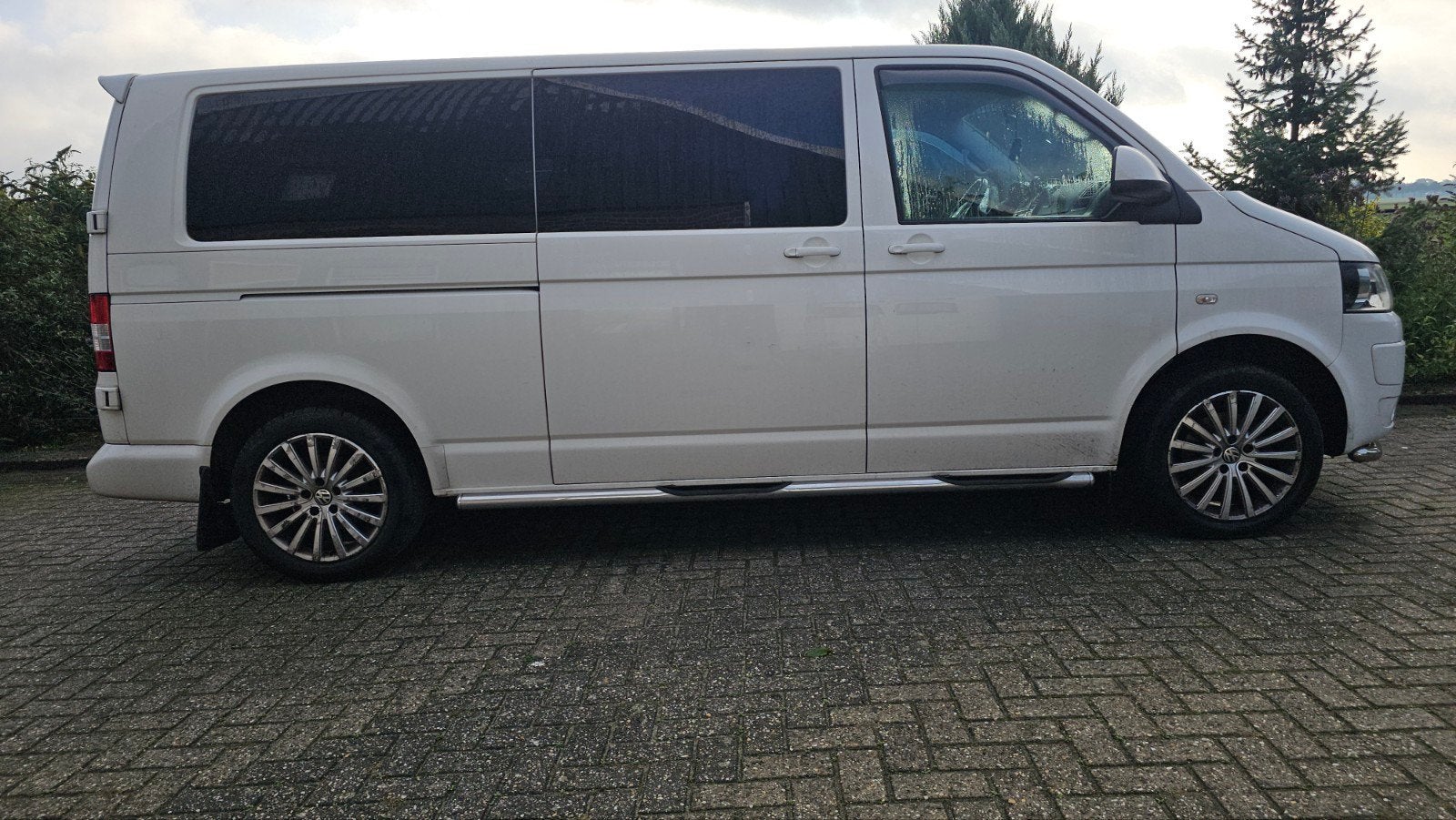 VW Transporter T5 2.0 BiTDI DSG 2015 | Dubbele Cabine Leder, Euro 5, Zwart, 4 cilinders, 1905 kg