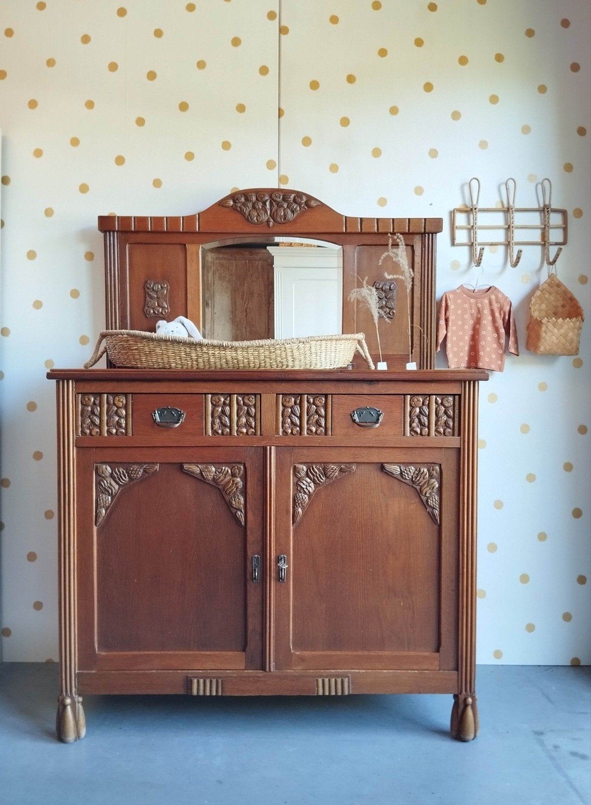 Vintage dressoir / Art Deco /massief hout /bezorgen mogelijk, Ophalen of Verzenden, 25 tot 50 cm, Eikenhout, 100 tot 150 cm