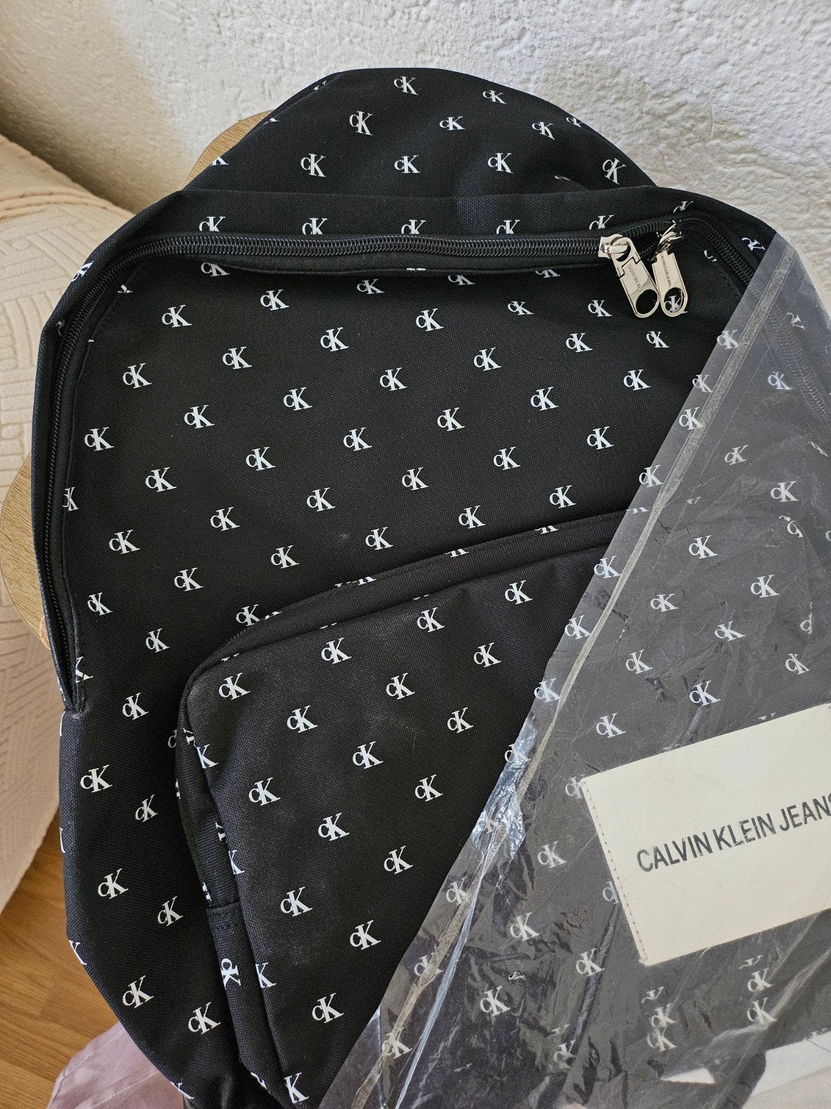 Nieuwe Calvin Klein Rugtas Zwart Wit 47x38 cm, 40 cm of meer, Nieuw, Ophalen of Verzenden, Overige merken