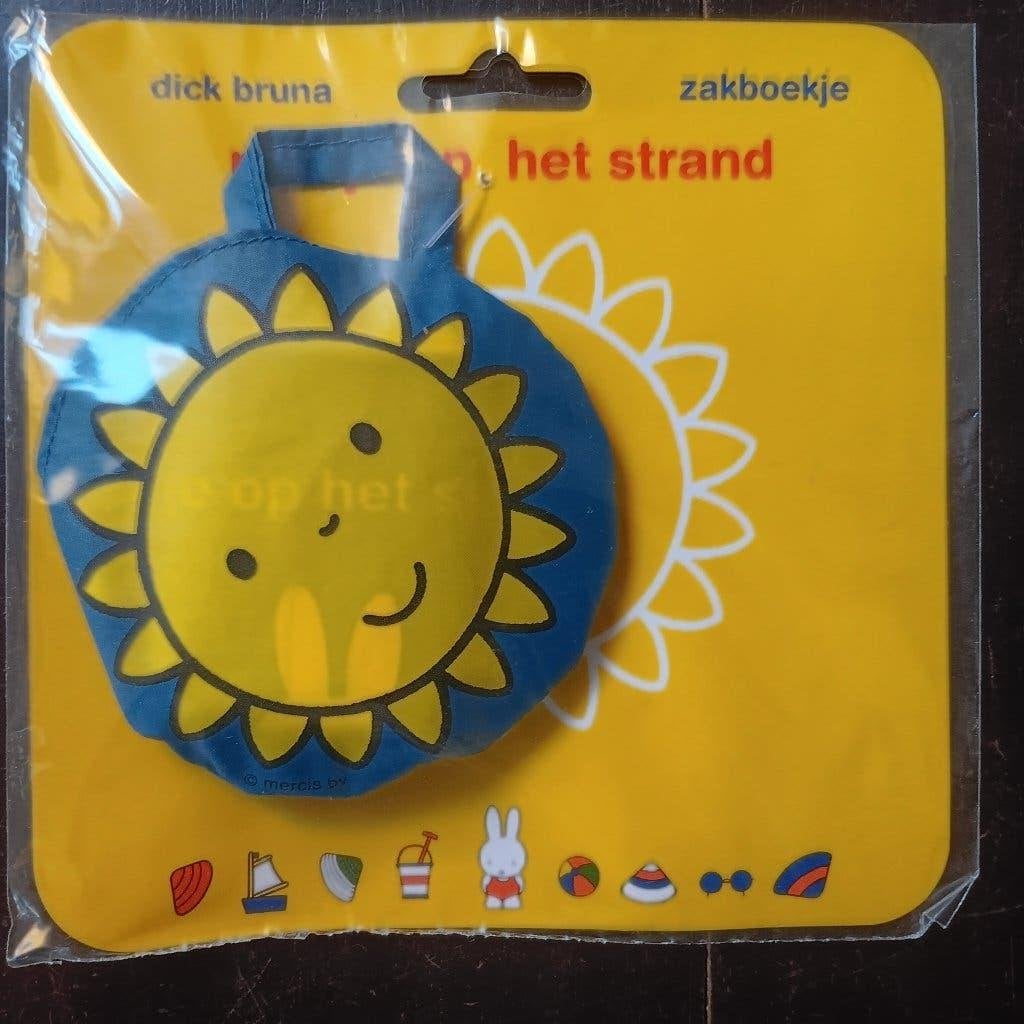 Zakboekje nijntje op het strand, Ophalen of Verzenden, Nieuw