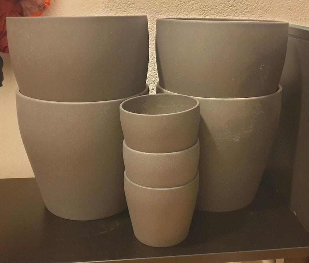 4 grote en 3 kleine IKEA planten/bloemen potten voor binnen, Ophalen, Rond, Binnen, Aardewerk