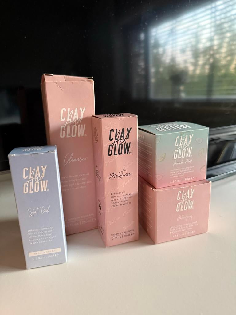 Clay and Glow Skincare Pakket - Diverse Producten, Ophalen of Verzenden, Zo goed als nieuw, Gehele gezicht, Reiniging