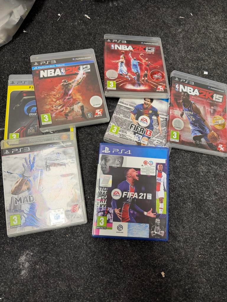 PS3 & PS4 Sport Games Bundle - FIFA, NBA2K, Madden NFL, Spelcomputers en Games, Gebruikt, Eén computer, Ophalen of Verzenden, Sport