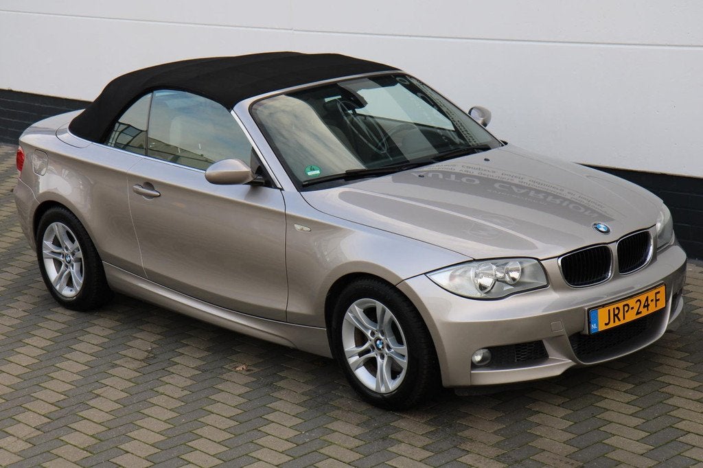 BMW 1-serie Cabrio 128i 6 cilinder 234PK M-pakket Airco !, Achterwielaandrijving, Gebruikt, Beige, 1520 kg