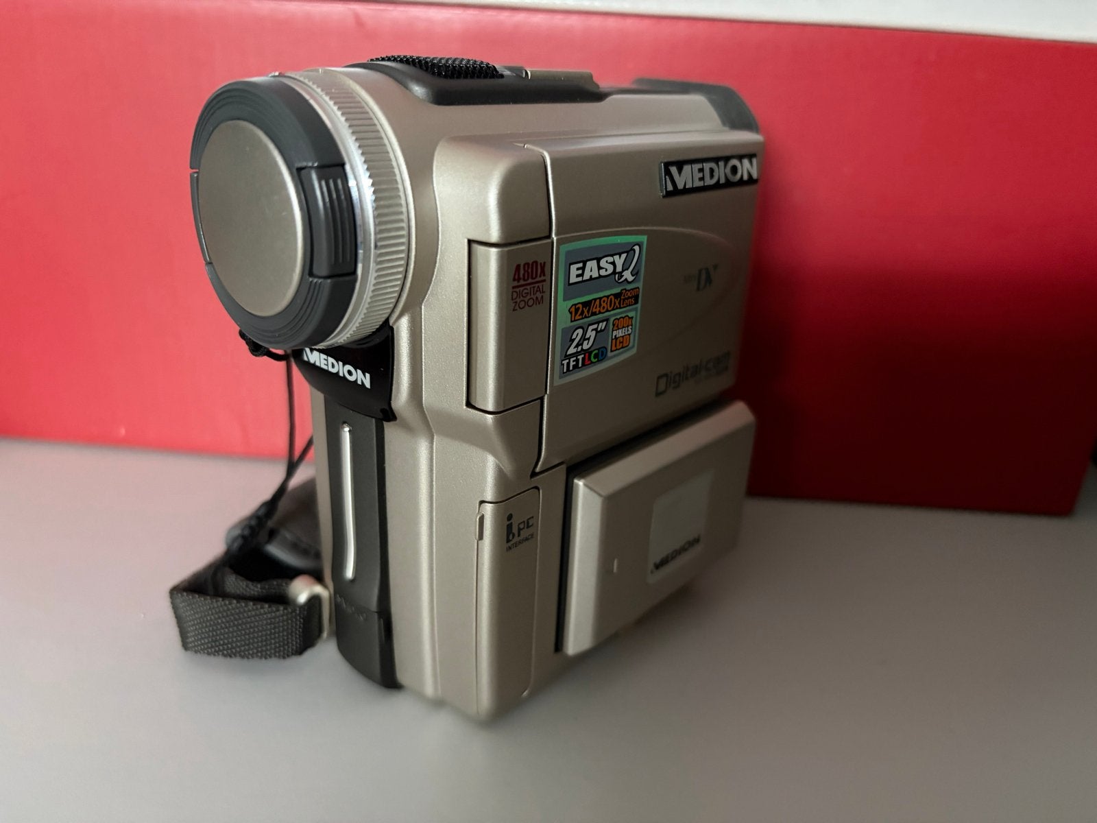 Medion MD 9002 digitale videocamera met accessoires, Mini dv, Gebruikt, Minder dan 8x, Camera