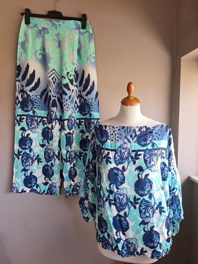 Nieuwe 2-delige kleurrijke set, top + broek, maat M/L, Kleding | Dames, Huispakken, Ophalen of Verzenden, Nieuw, Maat 38/40 (M)