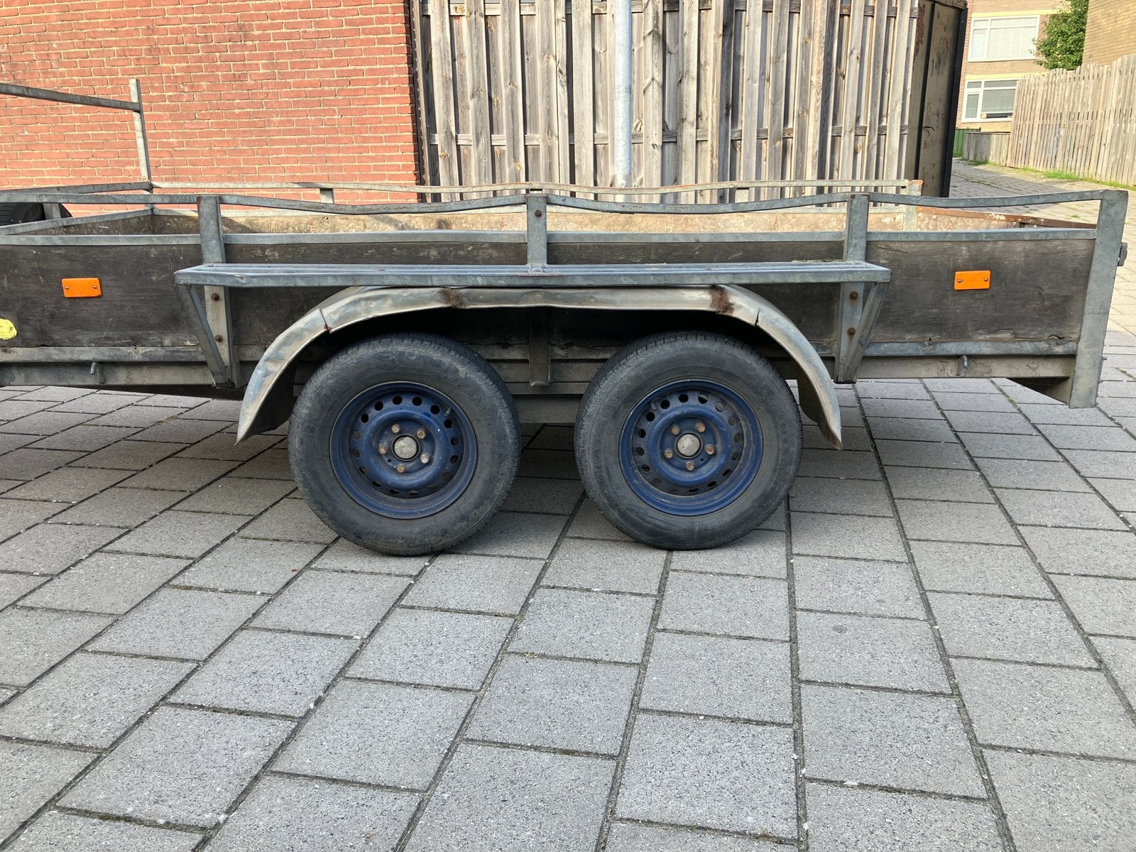 Degelijke aanhanger, Ophalen, Gebruikt