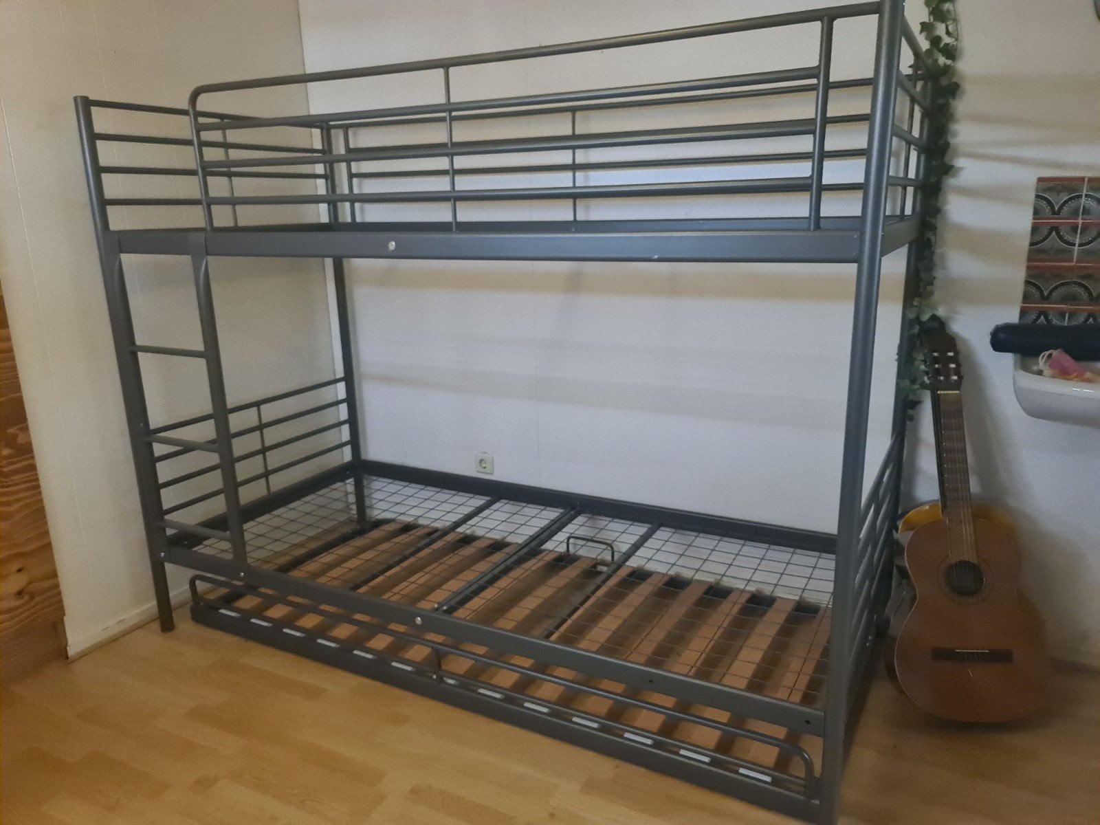 IKEA Stapelbed met uitschuifbaar bed voor 3 personen, Huis en Inrichting, Slaapkamer | Stapelbedden en Hoogslapers, Ophalen, Gebruikt