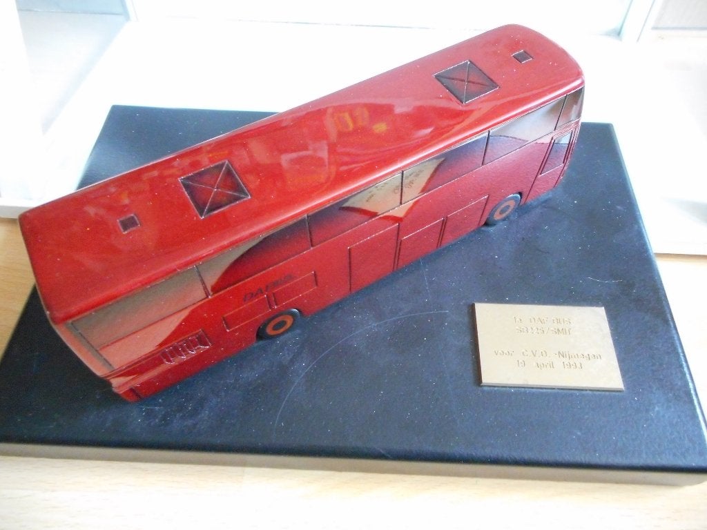 Showmodel 1e Daf Bus SB225/SMit op Plateau, Hobby en Vrije tijd, Modelauto's | 1:50, Ophalen of Verzenden, Nieuw, Bus of Vrachtwagen