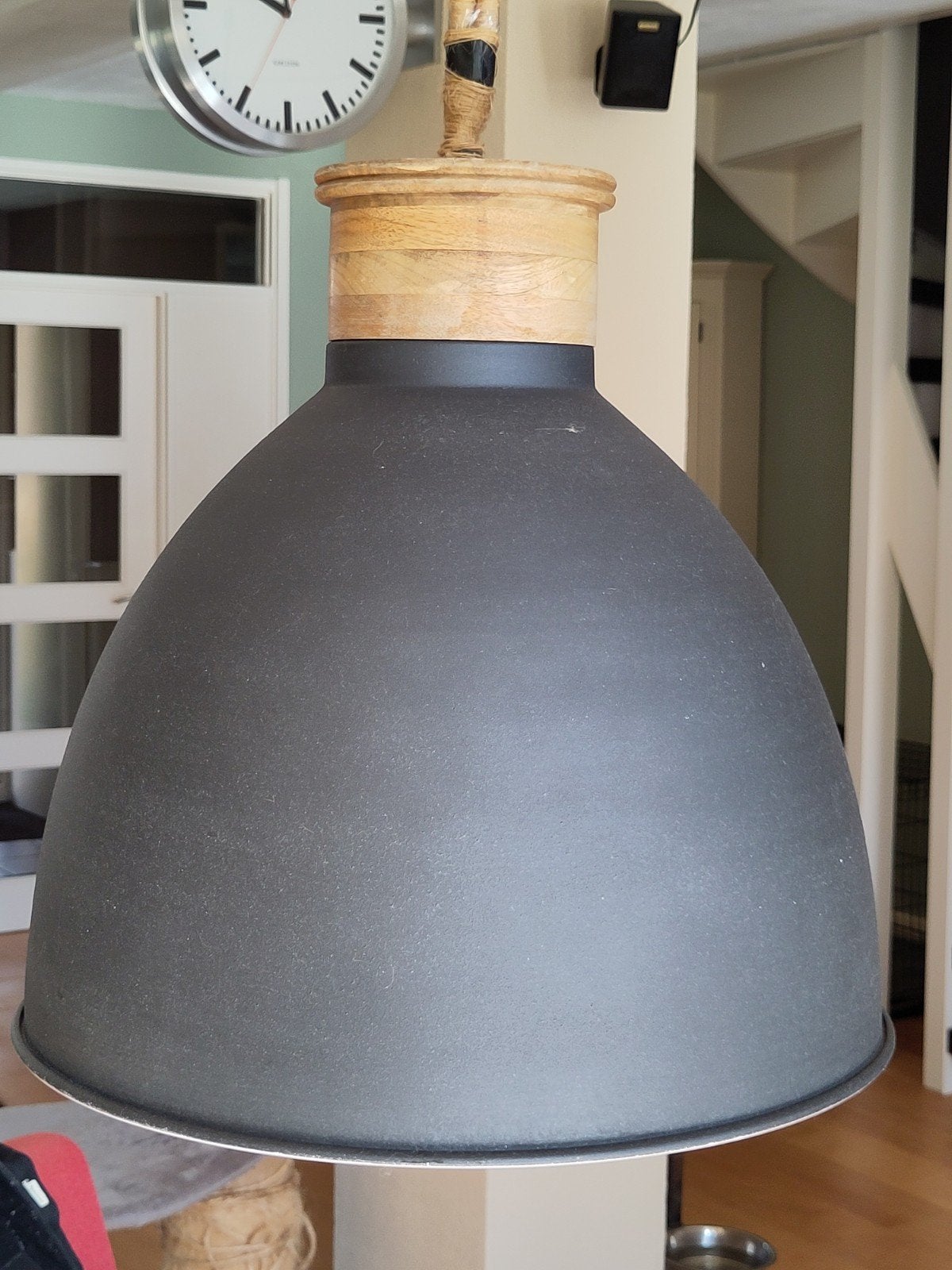 2 hanglampen industrieellook metaal met hout, Huis en Inrichting, Lampen | Hanglampen, Ophalen, Zo goed als nieuw, Hout, Minder dan 50 cm