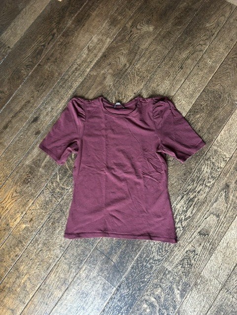 E35-Only bordeaux truitje korte mouw maat small, Only, Ophalen of Verzenden, Korte mouw, Maat 36 (S)
