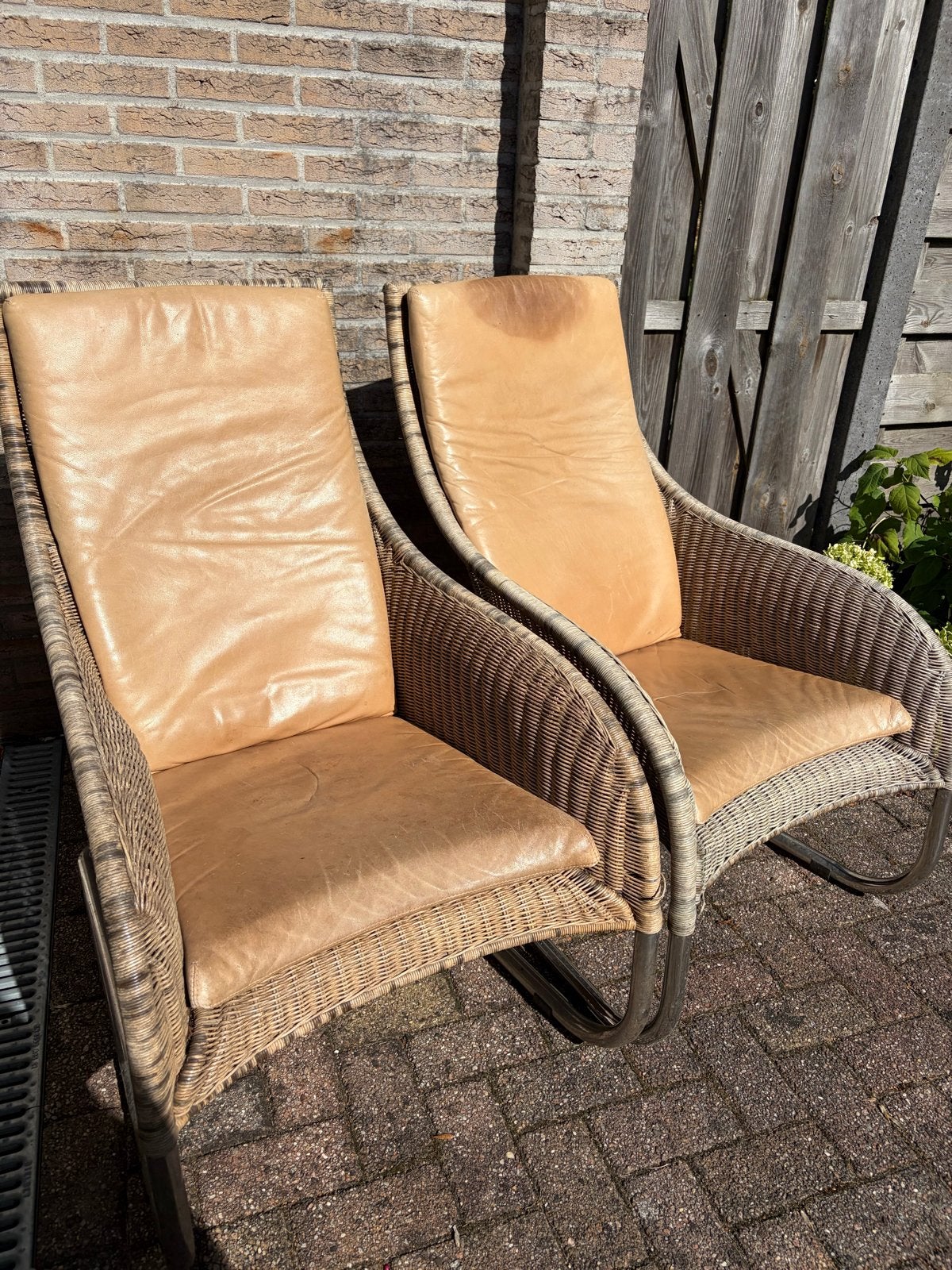 2x Jan de Bouvrie rotan stoelen met leren kussens, Huis en Inrichting, Stoelen, Ophalen, Gebruikt, Twee, Bruin