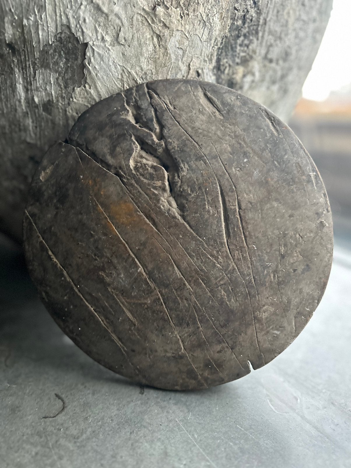 Oude sleetse Chaklota Chapati plank India sleets imperfect, Ophalen of Verzenden
