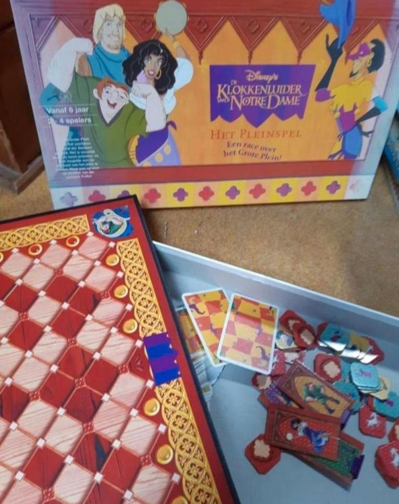 Disney  klokkenluider van de Notre Dame, het pleinspel, Hobby en Vrije tijd, Gezelschapsspellen | Bordspellen, Ophalen of Verzenden