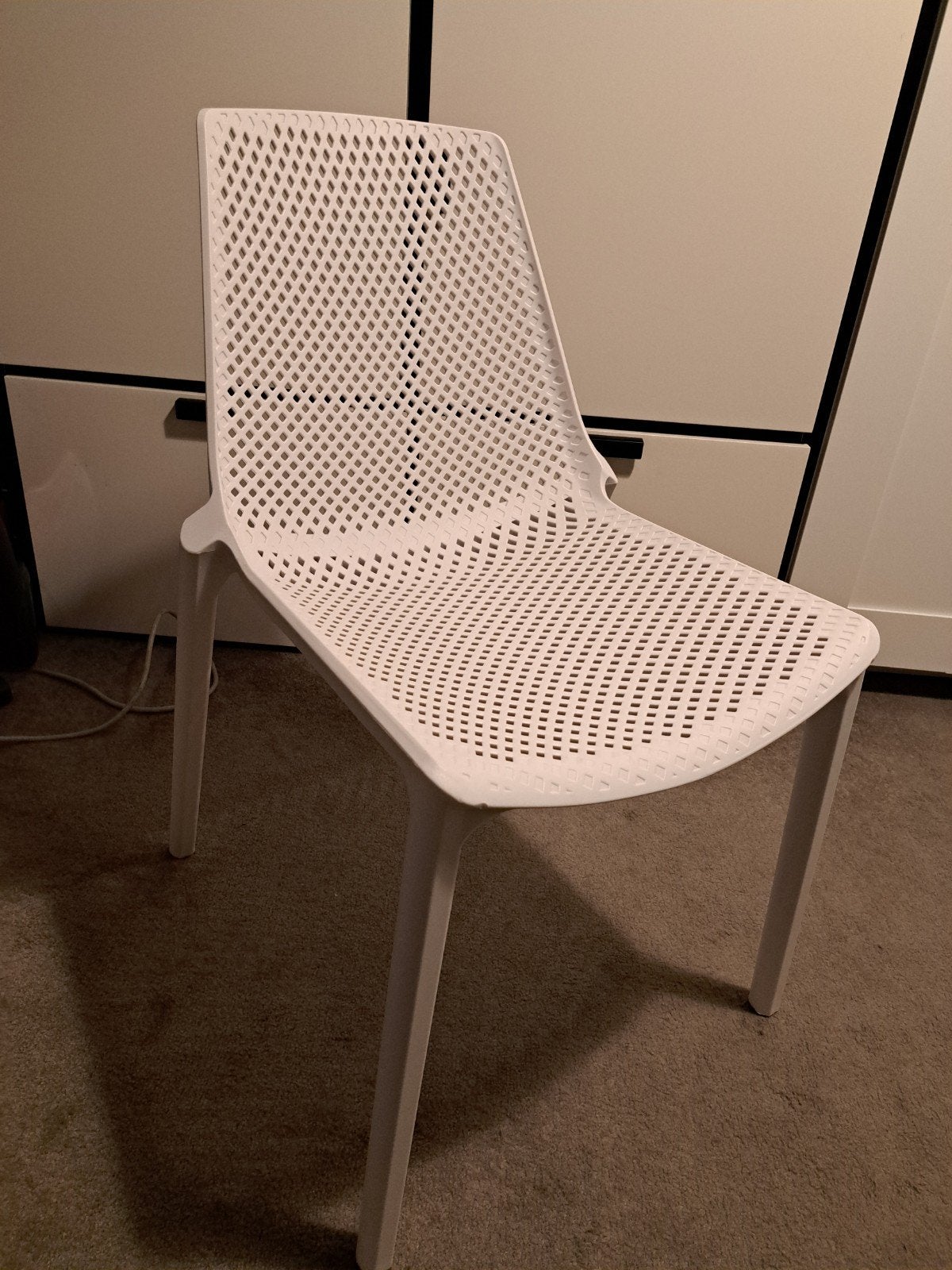 Witte plastic stoel, Huis en Inrichting, Stoelen, Ophalen, Wit, Eén