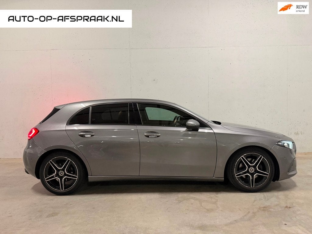 Mercedes-Benz A-klasse 200 AMG Automaat Navi Camera Stoelver, Auto's, Mercedes-Benz, Gebruikt, Euro 6, 4 cilinders, Leder en Stof
