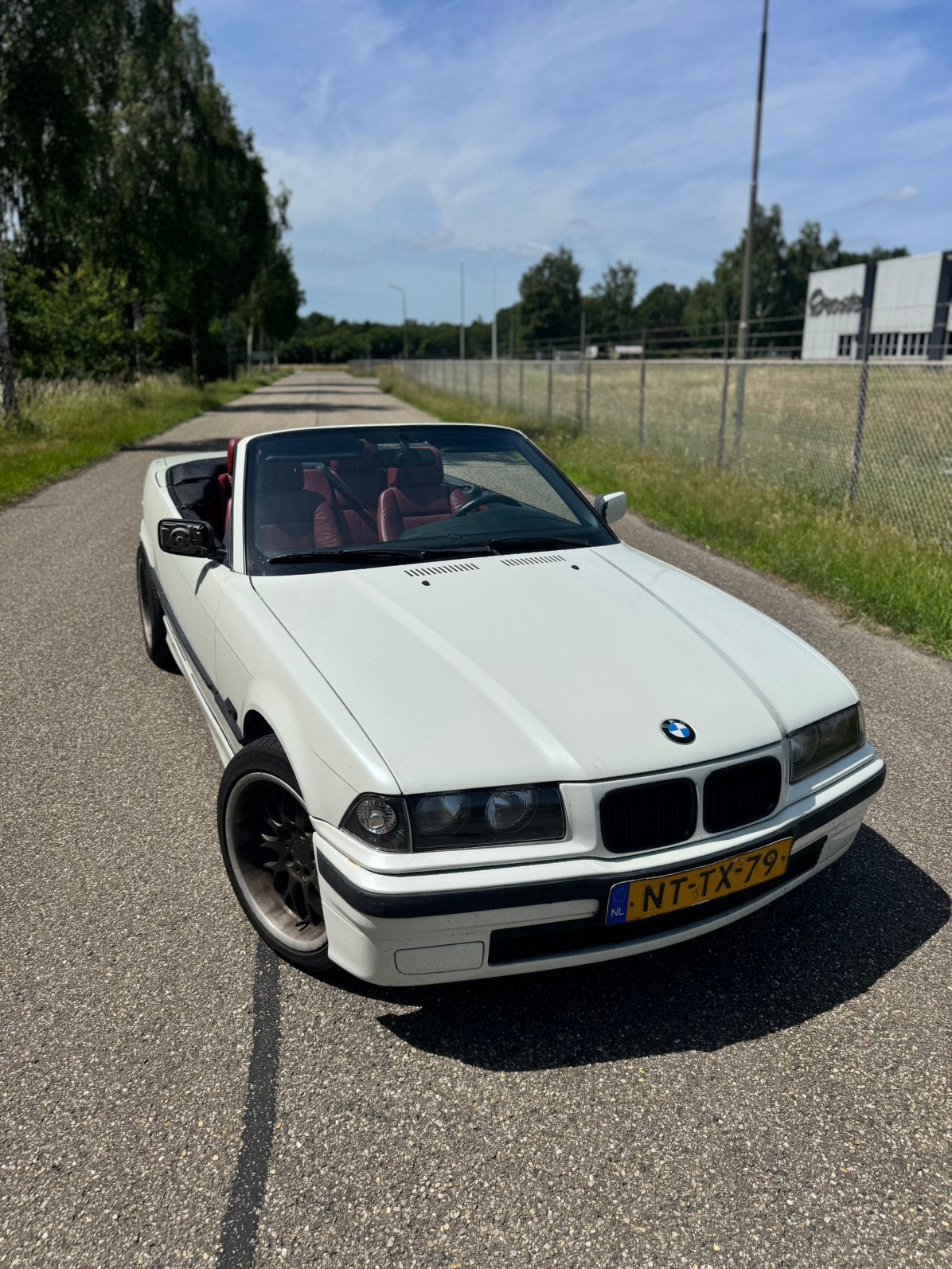 Bmw 3 Serie 318I Cabrio E2 - 1.8L Benzine Wit + Velgen!, Auto's, BMW, Achterwielaandrijving, USB, 4 cilinders, Cabriolet