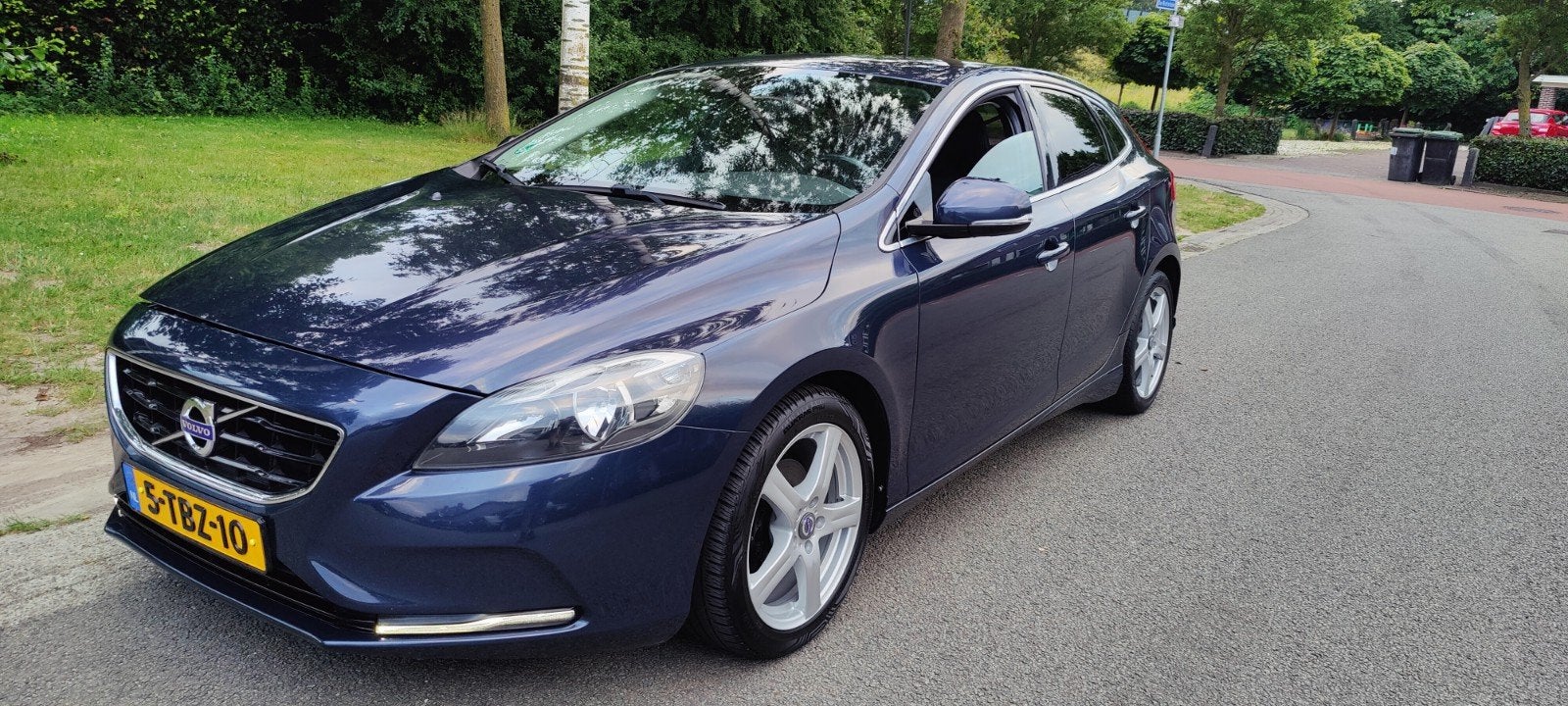 Volvo V40 1.6 D2 115 PK Euro 5  R-Design apk 6-2027, Auto's, Voorwielaandrijving, 4 cilinders, Blauw, Origineel Nederlands
