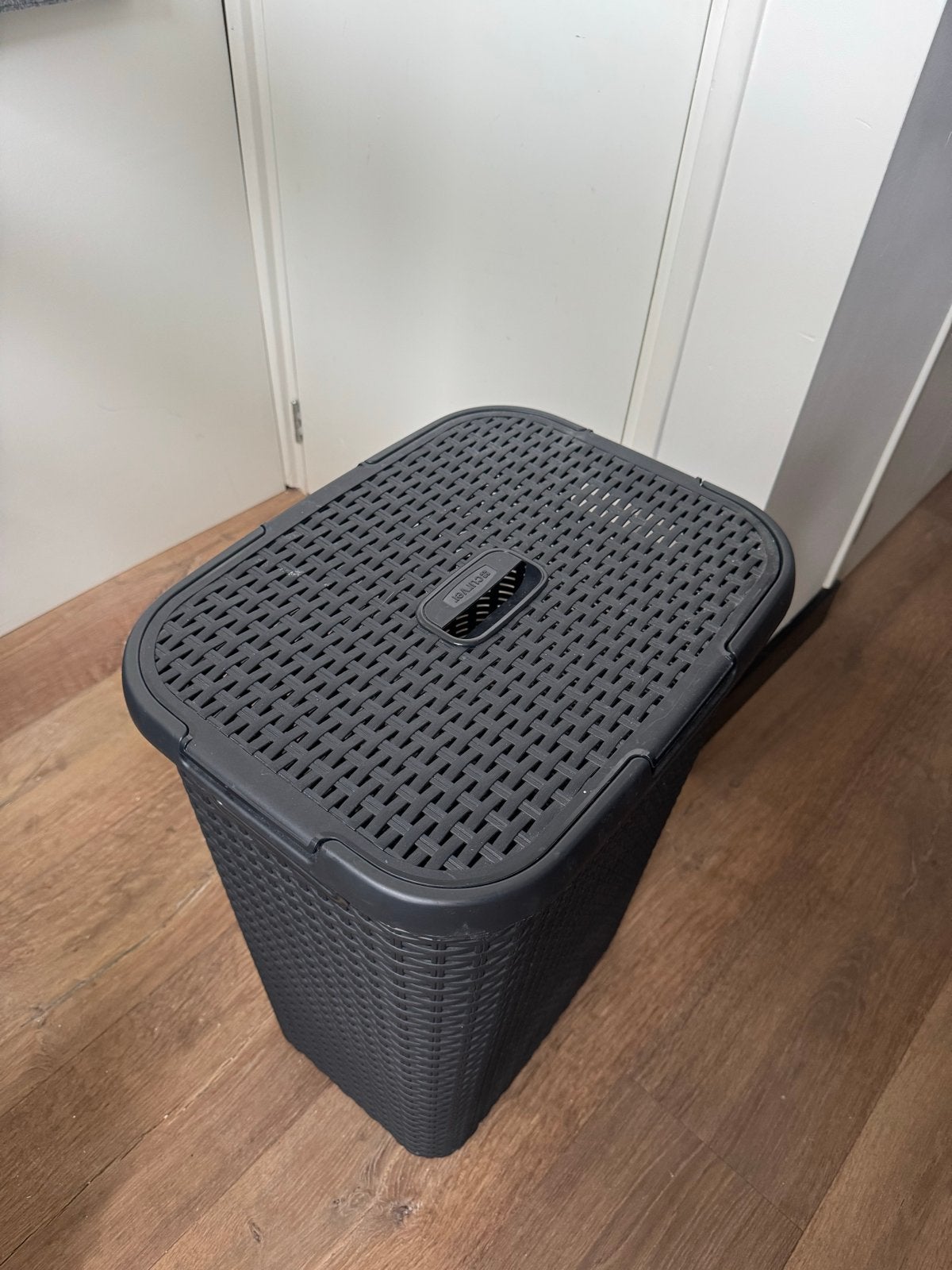 Curver Wasbox Style 60L Antraciet met deksel, Ophalen, Zo goed als nieuw