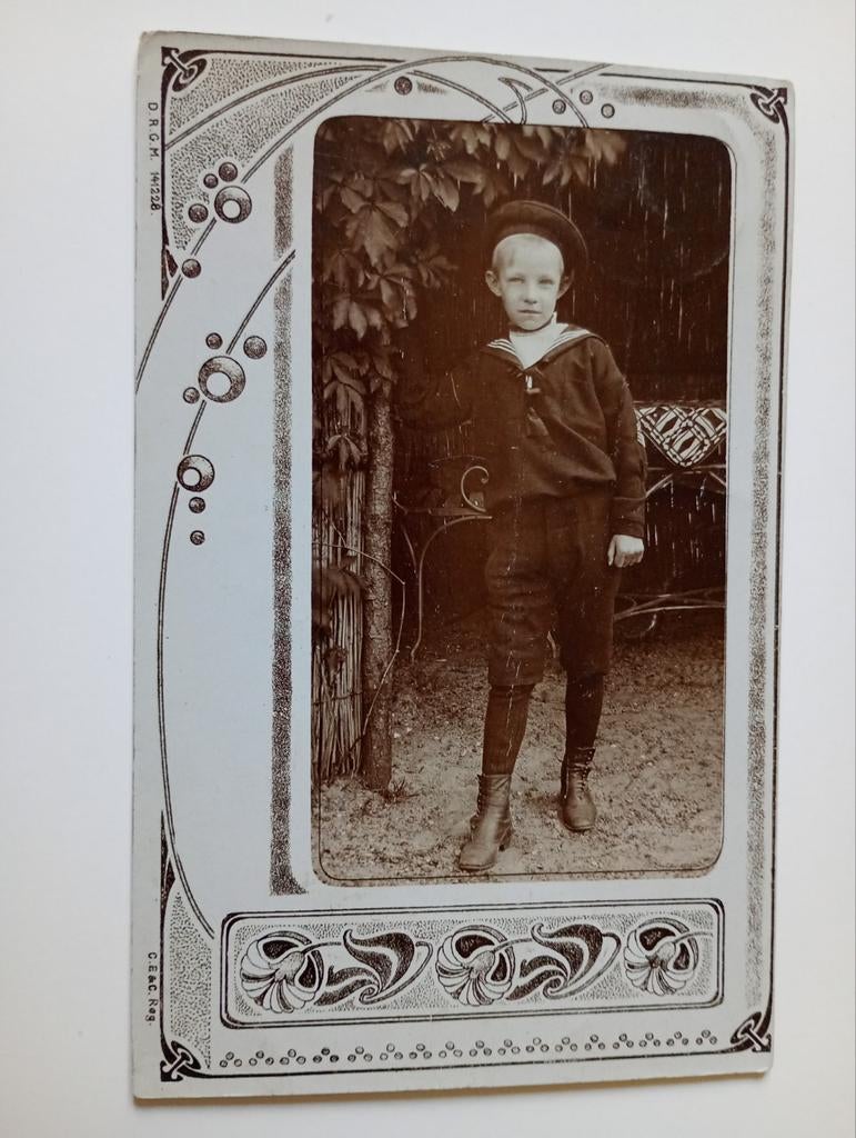 Jugendstil Fotokaart Kind Jongen in Matrozenpak 1910, Gebruikt, Foto, Ophalen of Verzenden, Voor 1940